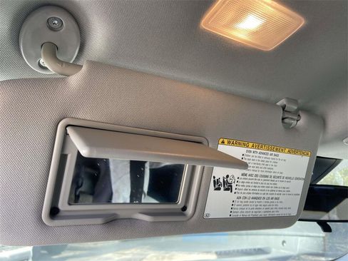 Used 2022 Toyota Highlander L image 30