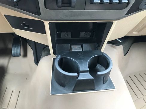 Used 2016 Ford F550 2WD Regular Cab Super Duty image 22