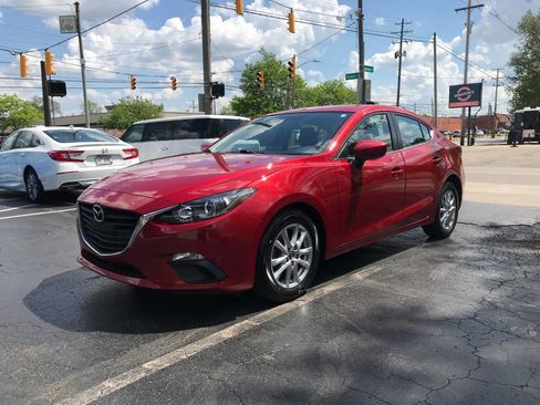 Used 2016 MAZDA MAZDA3 i Sport w/ Preferred Equipment Package FWD image 4