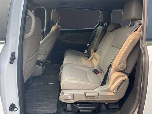Certified 2024 Honda Odyssey EX-L image 13