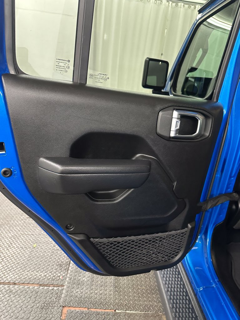 Used 2024 Jeep Wrangler Unlimited w/ Convenience Group AWD/4WD image 25