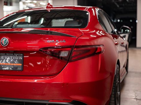 Used 2018 Alfa Romeo Giulia Quadrifoglio RWD image 31