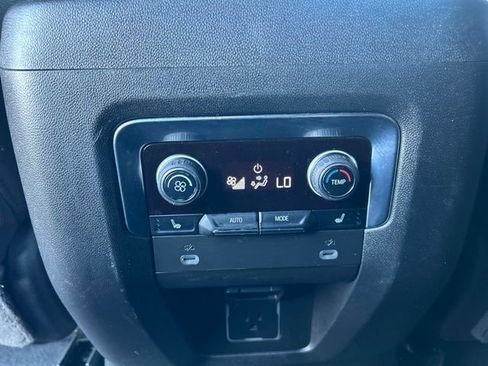 Used 2023 Chevrolet Suburban Premier AWD/4WD image 25