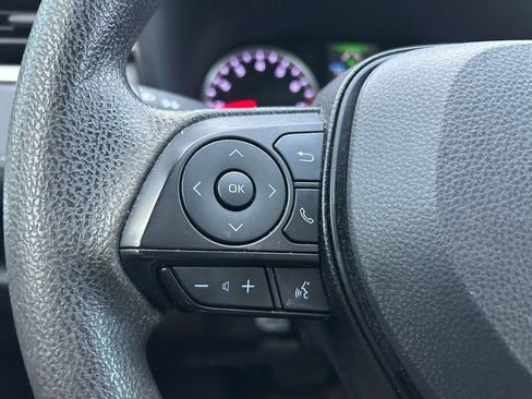 Used 2022 Toyota RAV4 XLE image 20