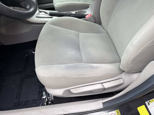 Used 2013 Toyota Corolla LE FWD image 15