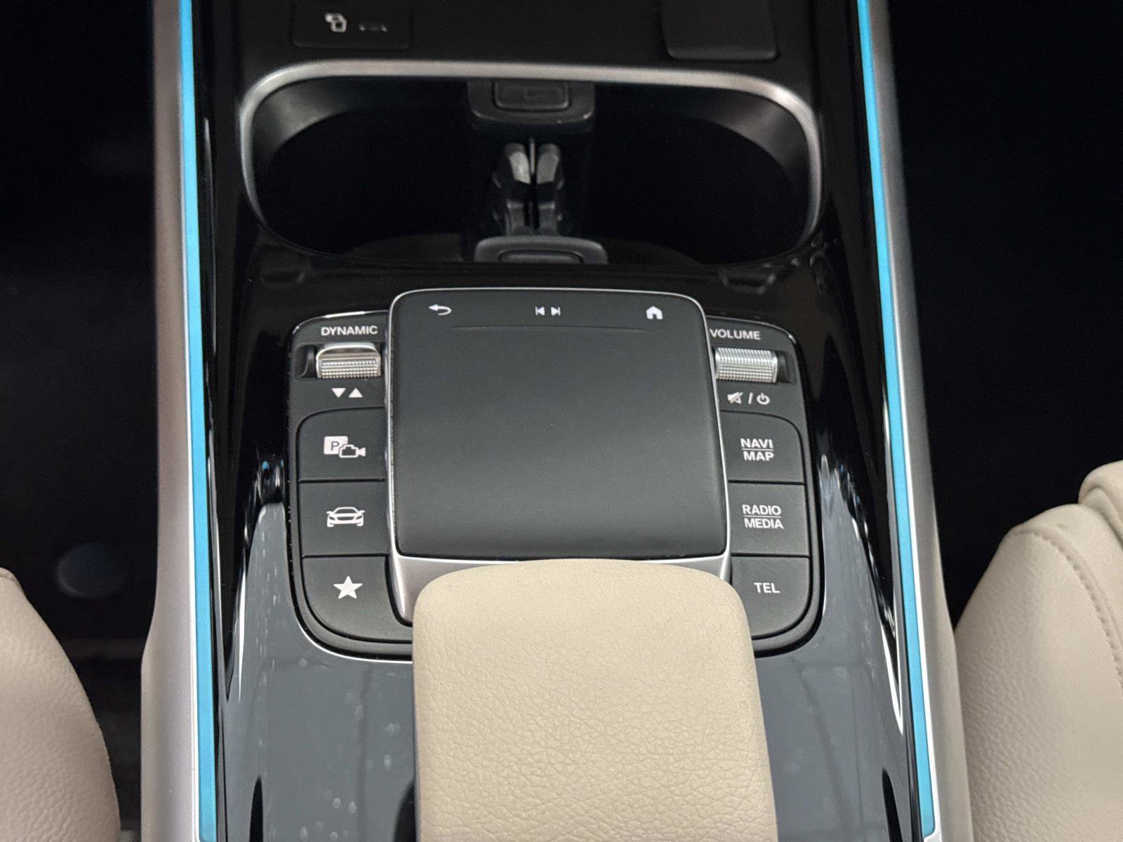 Certified 2023 Mercedes-Benz EQB 300 4MATIC image 19
