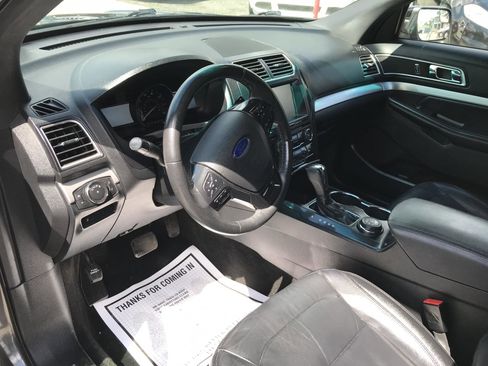 Used 2016 Ford Explorer XLT w/ Equipment Group 202A AWD/4WD image 11