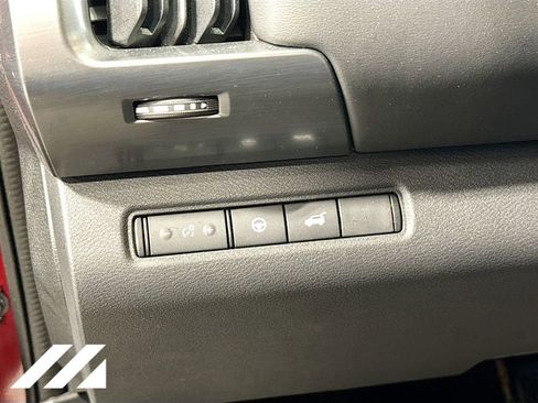 Used 2022 Nissan Pathfinder SL w/ SL Black Package AWD/4WD image 8