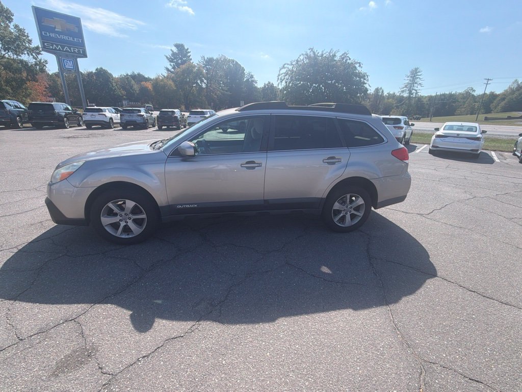 Used 2014 Subaru Outback 2.5i Premium AWD/4WD image 1