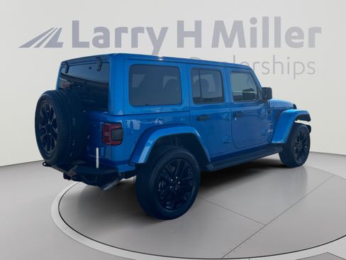 Used 2021 Jeep Wrangler Unlimited Sahara w/ Safety Group AWD/4WD image 5