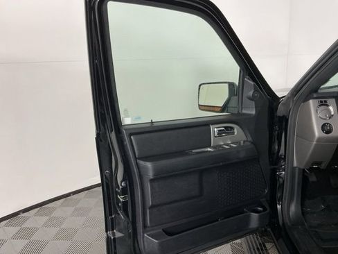 Used 2017 Ford Expedition Limited w/ Equipment Group 301A AWD/4WD image 13
