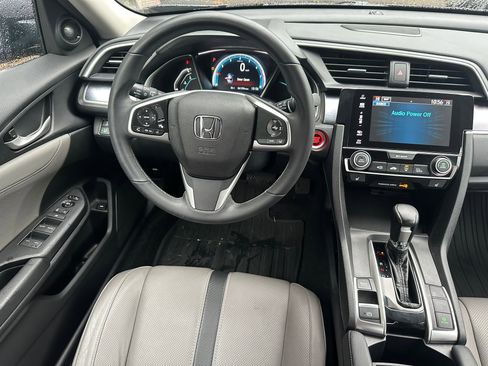 Used 2016 Honda Civic Touring image 17
