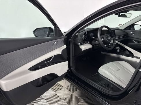 New 2026 Hyundai Elantra Limited image 10