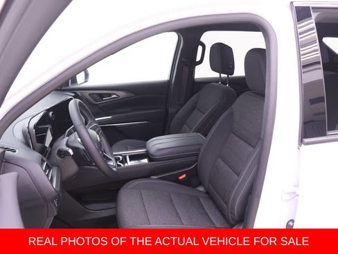 Used 2024 Chevrolet Traverse LS image 4