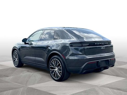 Used 2025 Porsche Macan Electric RWD image 6