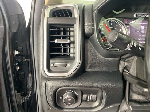 Used 2021 RAM 1500 Laramie AWD/4WD image 15