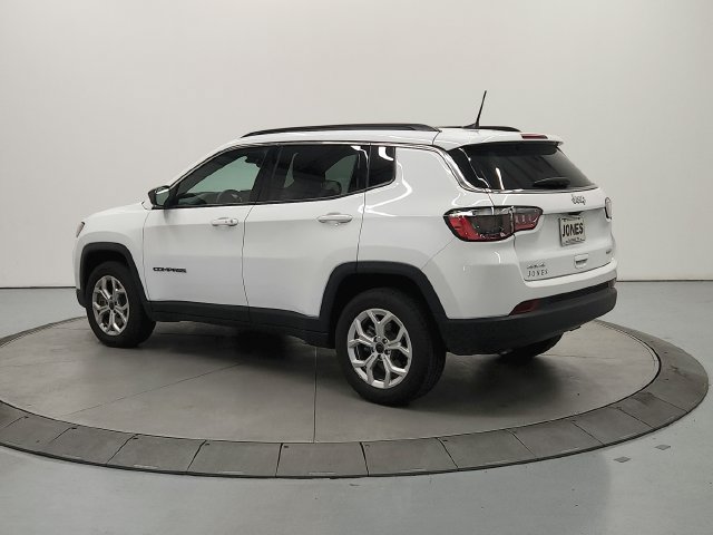 Used 2025 Jeep Compass Latitude AWD/4WD image 6
