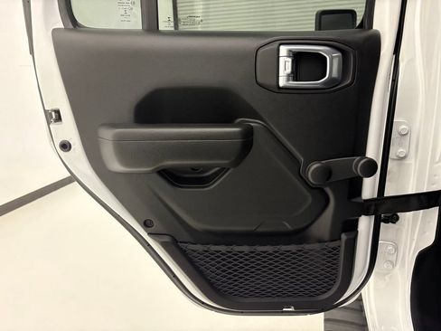 Used 2023 Jeep Wrangler Unlimited Sport AWD/4WD image 24