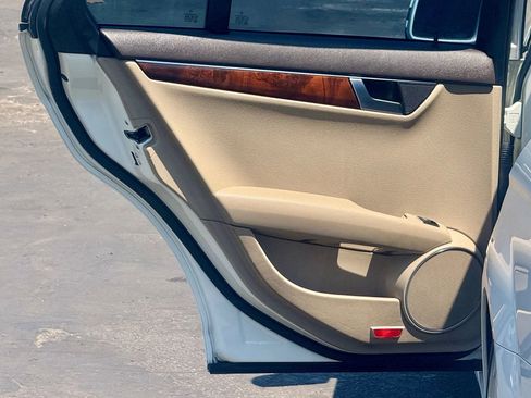 Used 2012 Mercedes-Benz C 250 Sedan image 8
