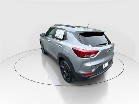 New 2026 Chevrolet TrailBlazer LT w/ Midnight Edition FWD image 6