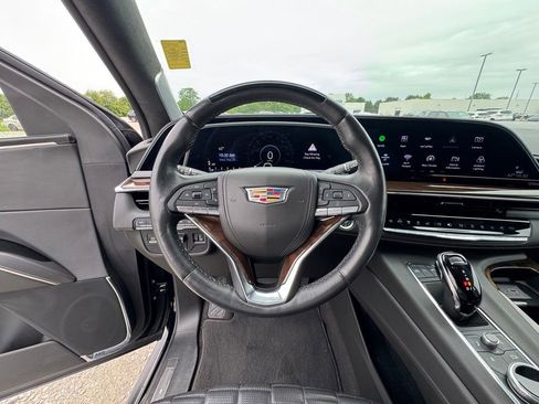 Certified 2024 Cadillac Escalade ESV Premium Luxury Platinum AWD/4WD image 19