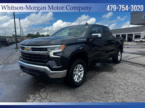 Used 2022 Chevrolet Silverado 1500 LT AWD/4WD image 1