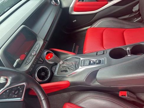 Used 2018 Chevrolet Camaro SS RWD image 22
