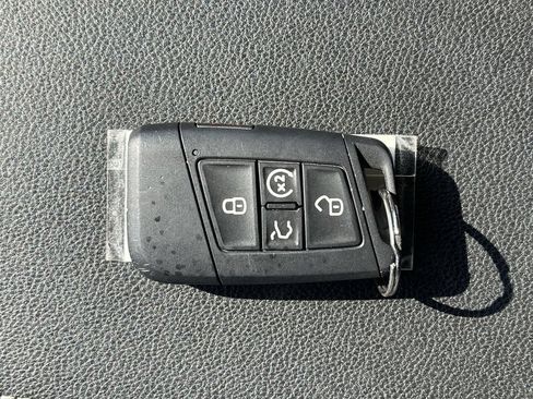 Used 2024 Volkswagen Taos SE FWD image 39