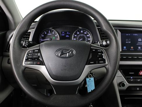 Used 2017 Hyundai Elantra SE image 7