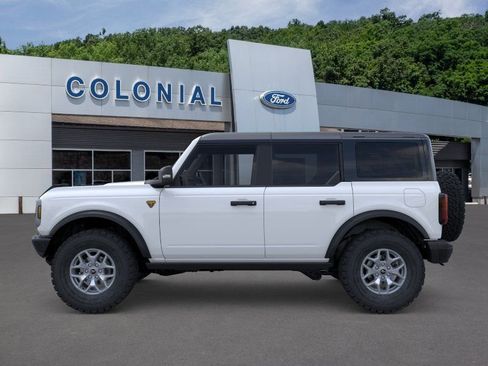 New 2025 Ford Bronco Badlands AWD/4WD image 3