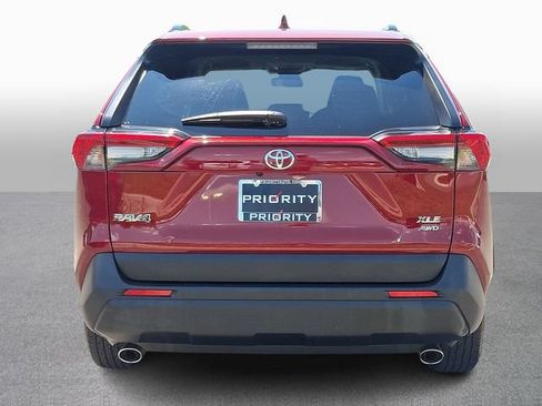Used 2025 Toyota RAV4 XLE AWD/4WD image 5