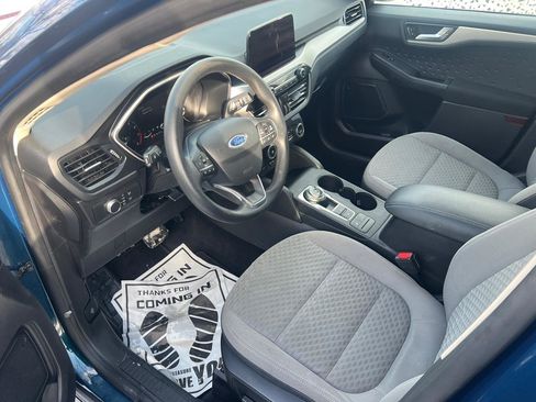 Used 2020 Ford Escape SE image 17