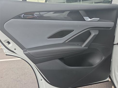 New 2026 Volkswagen Tiguan SE R-Line AWD/4WD image 25