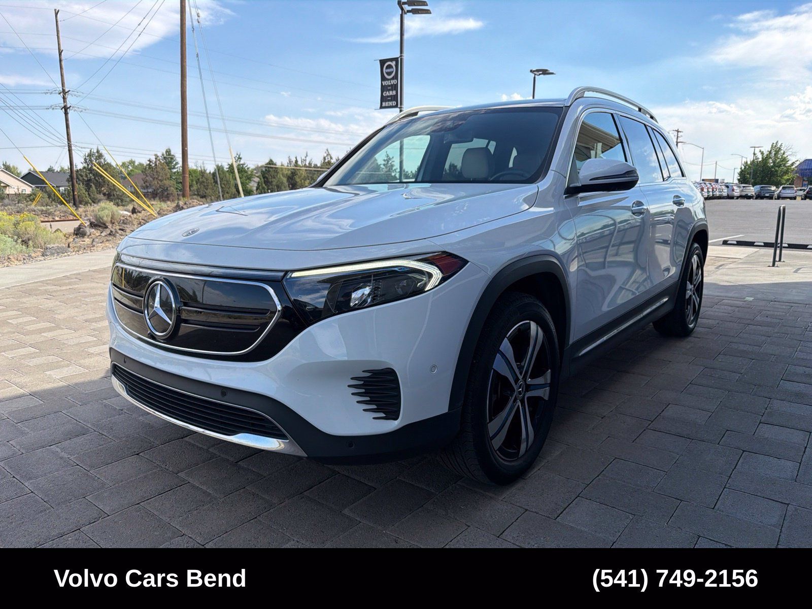 Used 2023 Mercedes-Benz EQB 300 4MATIC image 4