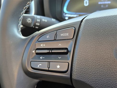 Certified 2024 Hyundai Venue SEL image 24