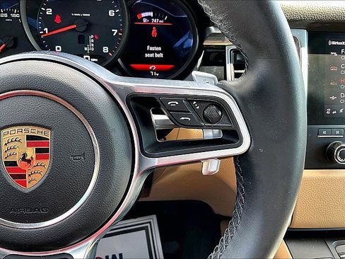 Used 2017 Porsche Macan image 20