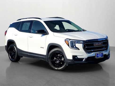 Used 2023 GMC Terrain AT4 image 8