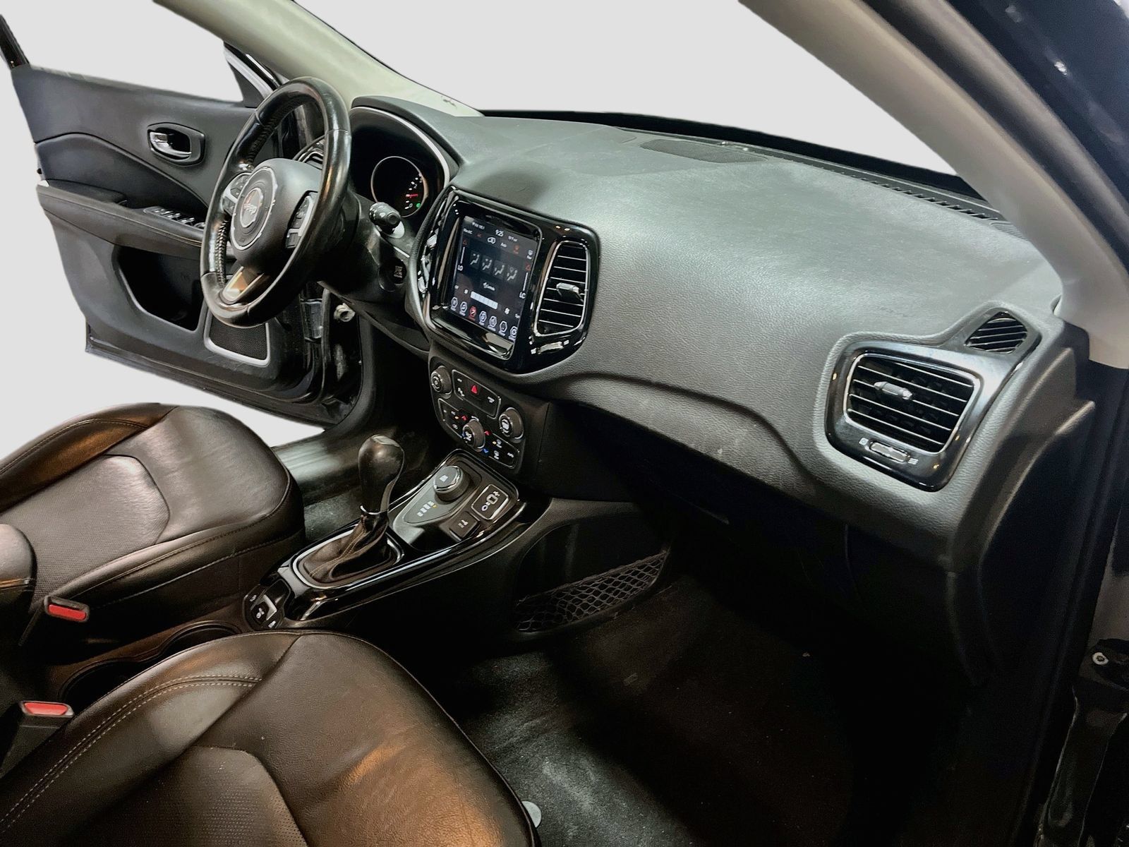 Used 2019 Jeep Compass Limited w/ Safety & Security Group AWD/4WD image 26