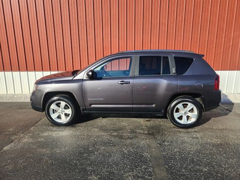 Used 2015 Jeep Compass High Altitude image 2