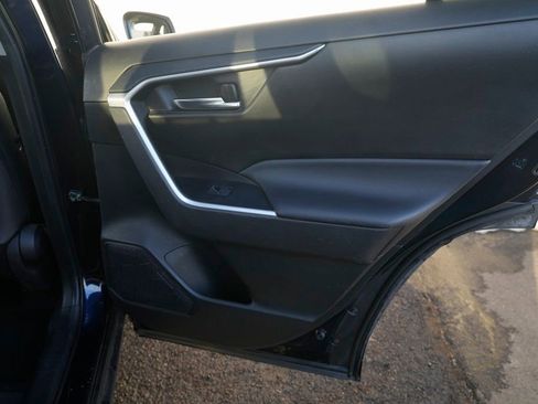 Used 2022 Toyota RAV4 XLE Premium image 30