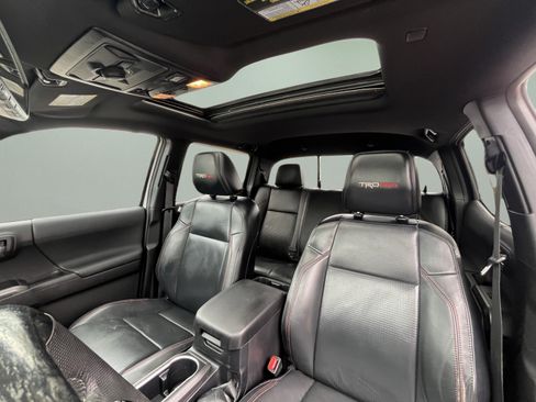 Used 2021 Toyota Tacoma TRD Pro AWD/4WD image 32