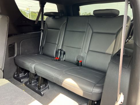 Used 2025 Chevrolet Suburban LT w/ Sun And Tow Package AWD/4WD image 11