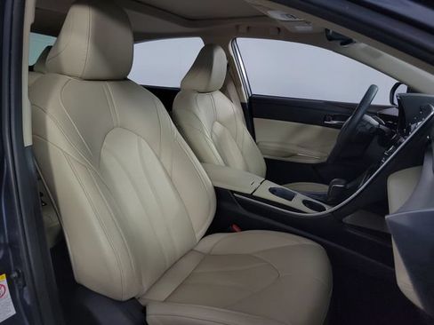 Used 2019 Toyota Avalon XLE w/ Moonroof Package FWD image 15