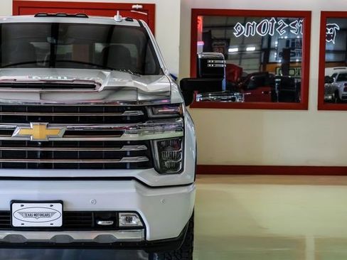 Used 2020 Chevrolet Silverado 3500 High Country image 49