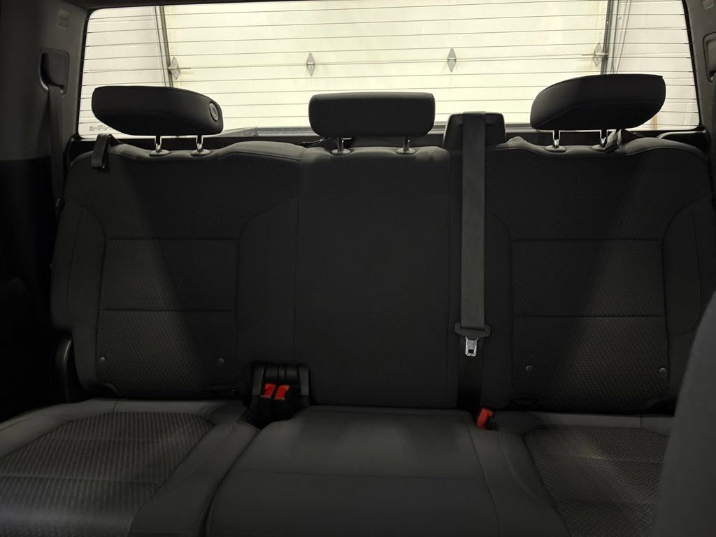 Used 2020 Chevrolet Silverado 1500 Custom w/ Custom Value Package AWD/4WD image 28