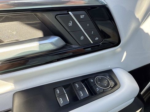 Used 2025 Chevrolet Tahoe Premier image 19