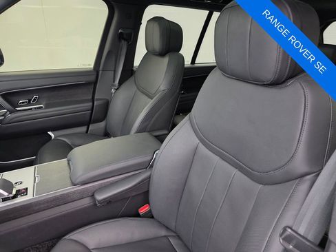 Used 2025 Land Rover Range Rover SE AWD/4WD image 12