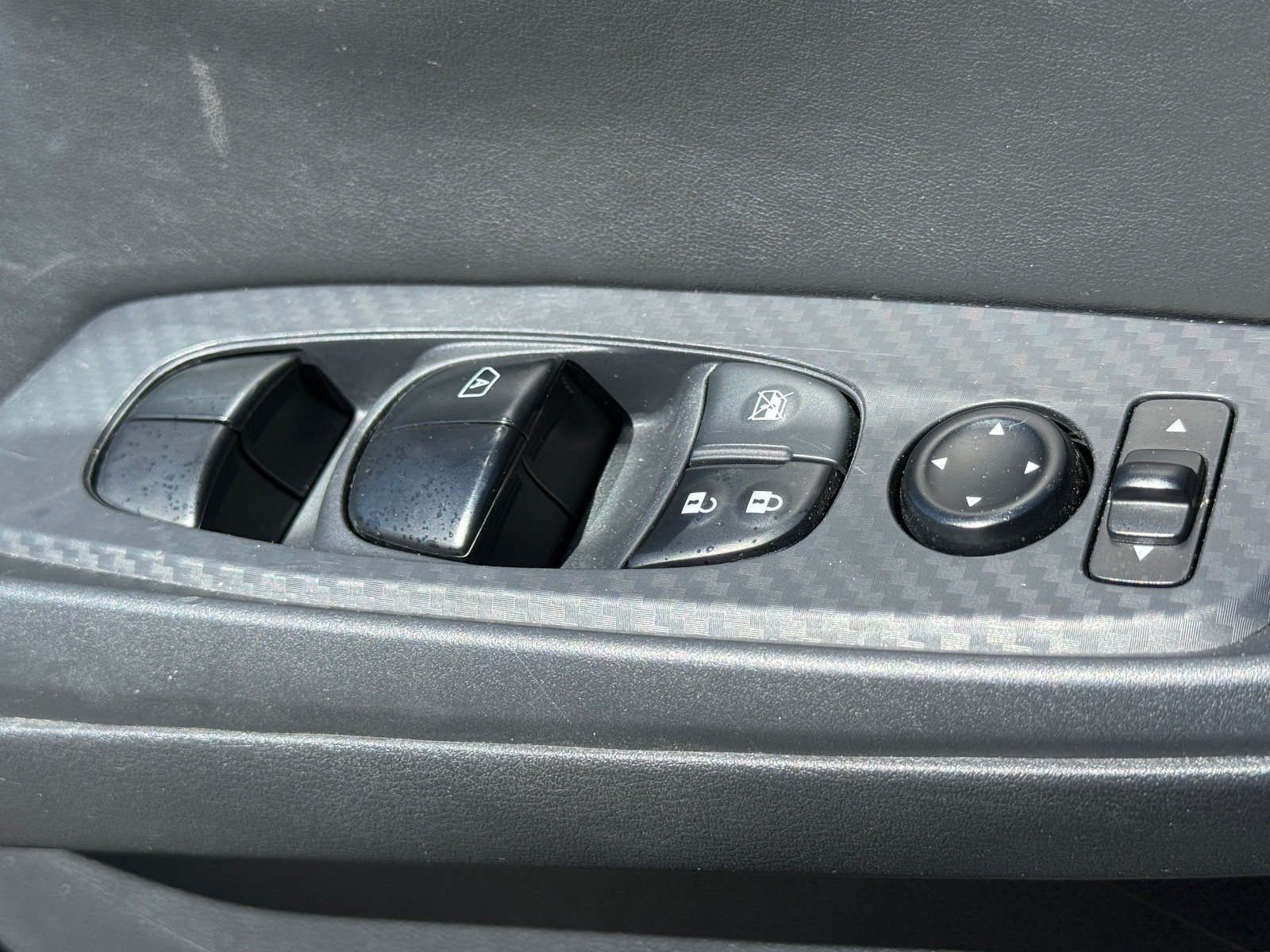 Used 2025 Nissan Sentra SV FWD image 37