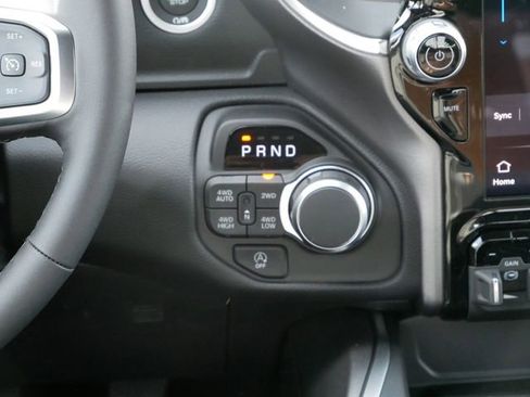New 2026 RAM 1500 Big Horn AWD/4WD image 17