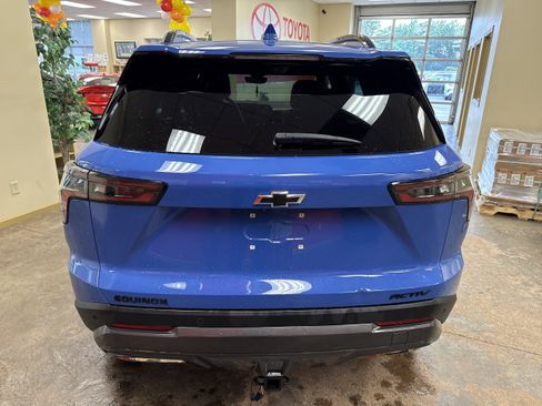Used 2025 Chevrolet Equinox ACTIV w/ Safety and Technology Package FWD image 10